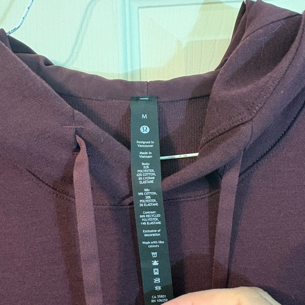 lululemon athletica Men's Maroon Hooded Sweatshirt - Picture 3 of 4